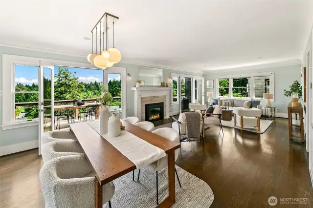 Living room spans the entire width of the house with 180 degree views of the Cascades, Arboretum and Lake Washington.