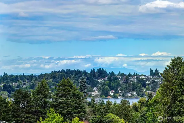 Views of Lake Washington and the Cascades.