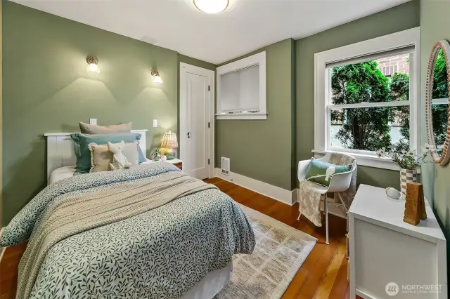 3/3 middle level bedrooms.
