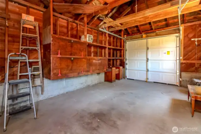 Detached 1 car Garage