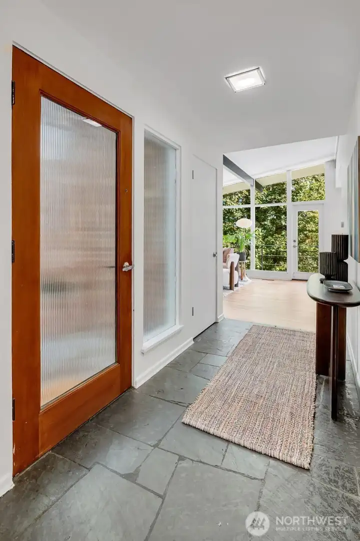 The territorial view and light hits right when you walk in.