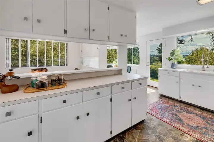 Pass through makes hosting between kitchen and dining room easy.