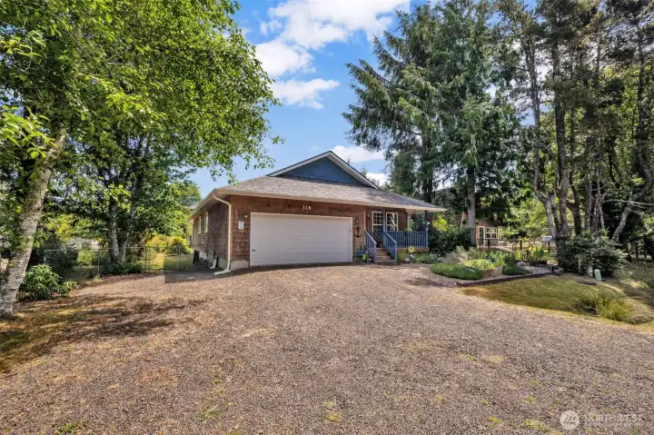 Plenty of space for RV/boat parking, plus oversized double car garage. Plenty of space for a workshop and storage.