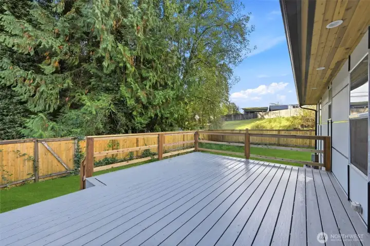 Brand new deck perfect for relaxing outdoors.