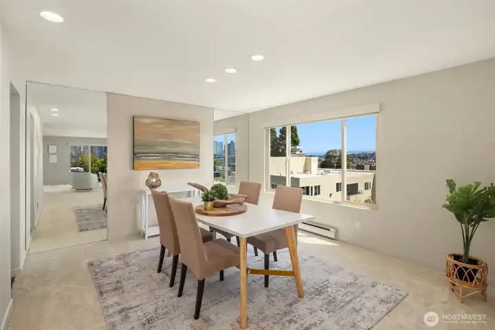 Dining room and living room with amazing 270° view