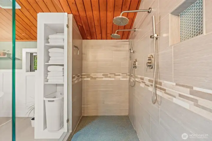 Clean, elegant, and organized.