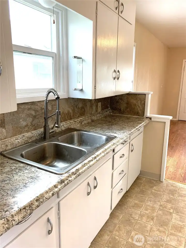 Unit 1423 Photos taken prior to tenant occupancy