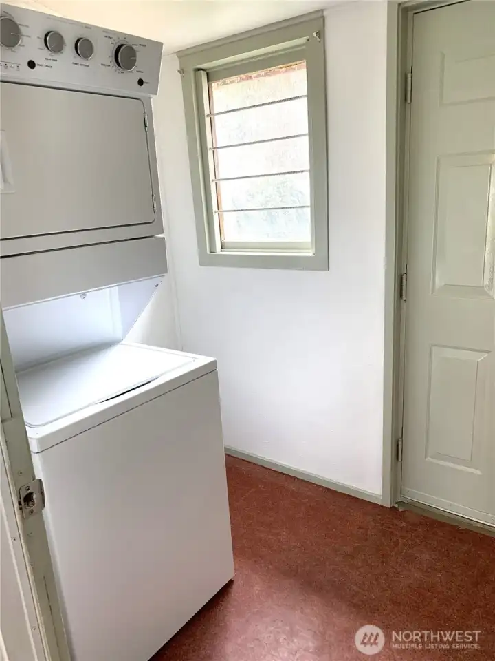 Unit 1423 Photos taken prior to tenant occupancy