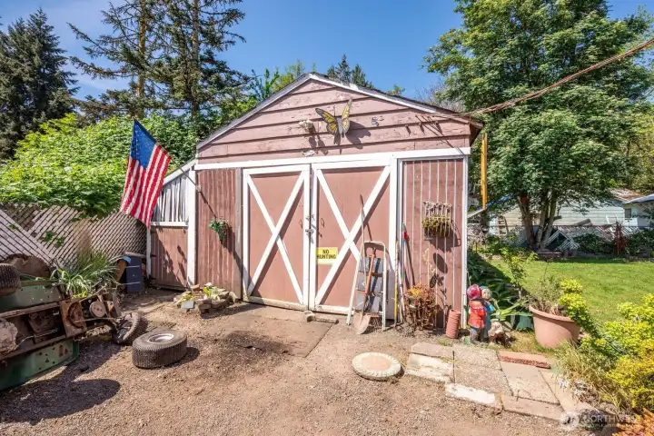 Unit 1425 garage.