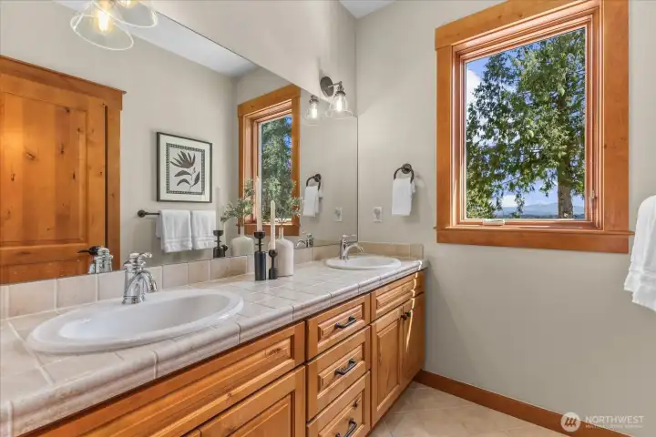 Full bath between bedrooms #2 & #3