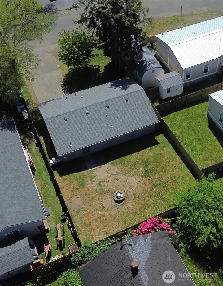 Large fenced back yard Large fenced back yard