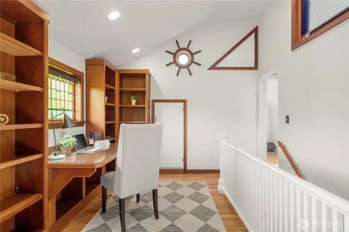 Built-in Primary office