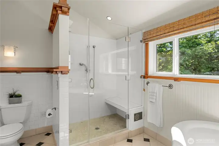 Tiled walk-n shower