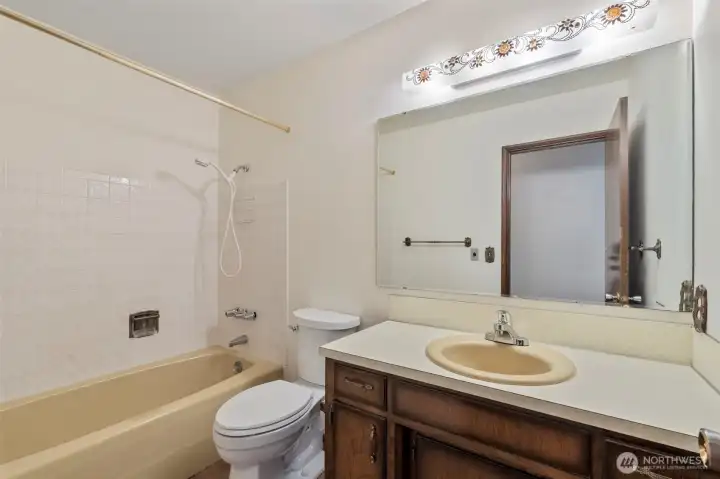 Main Full Bathroom Main Full Bathroom
