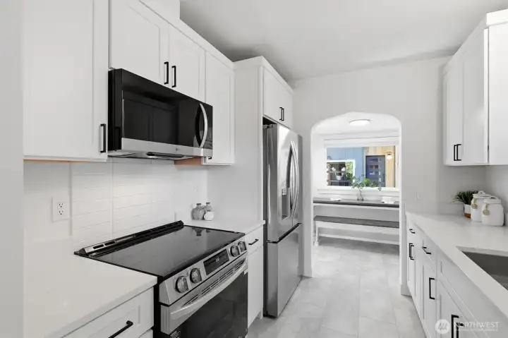 All appliances stay! All appliances stay!
