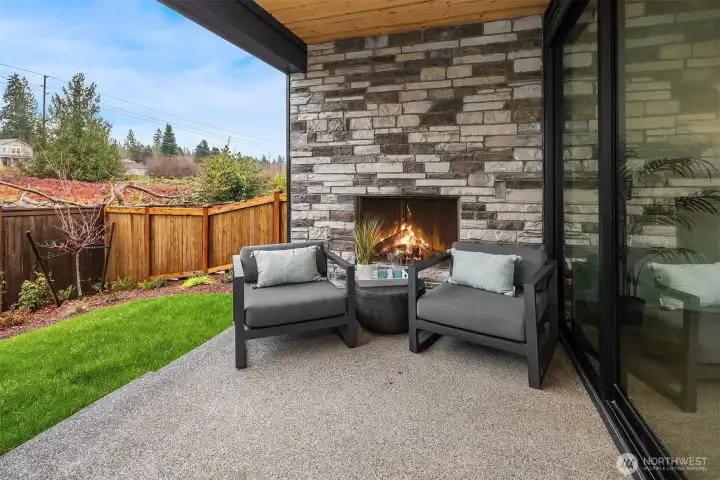 Professionally landscaped and fully fenced rear yard