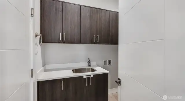Mud room off garage with 2nd laundry available.