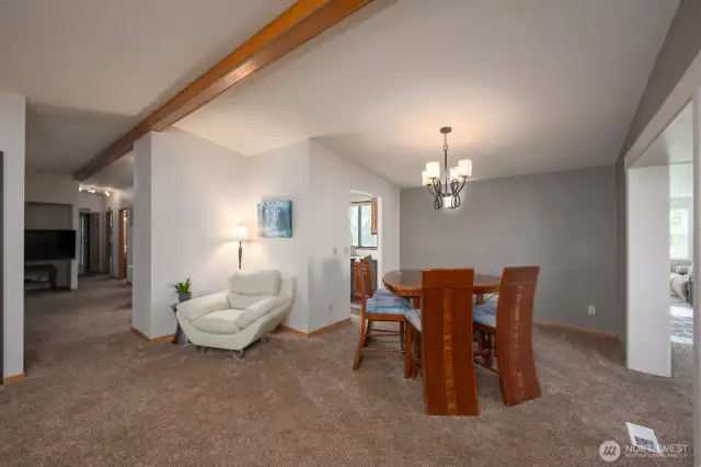 Living Room / dining room