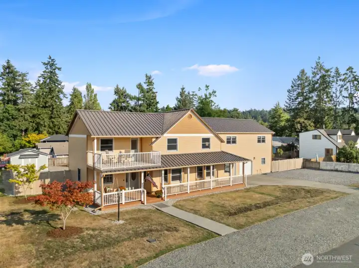 Large corner lot in coveted Saltars Point