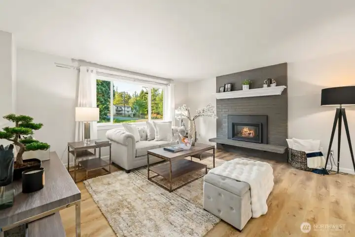 Cozy Gas Fireplace w/ Thermostat & Remote
