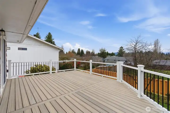 Another view of this great deck!