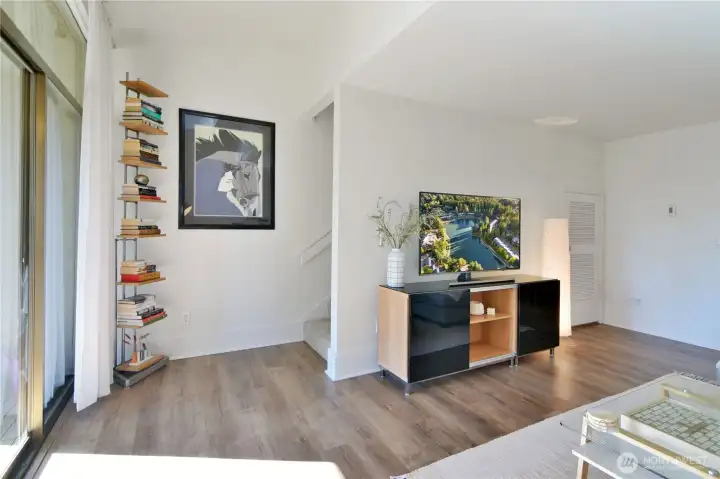 High accent ceiling with skylight