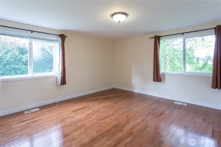 lots of light in the rooms