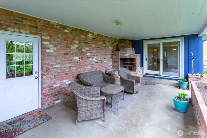 relax on the back porch with stove for cook outs