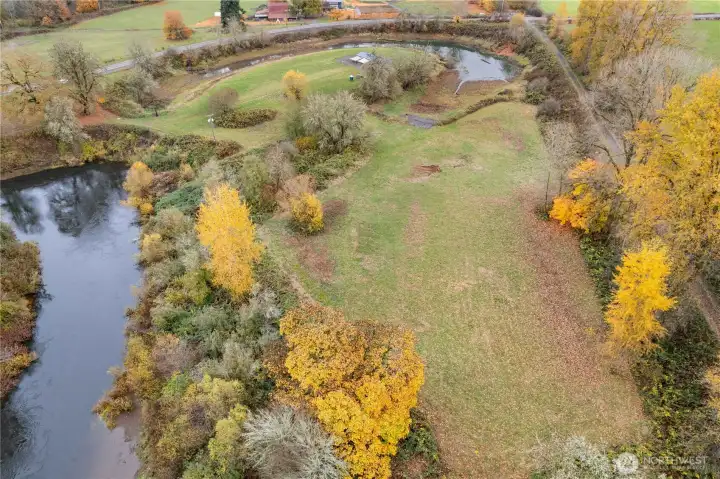 Bird’s-eye view of the property layout.