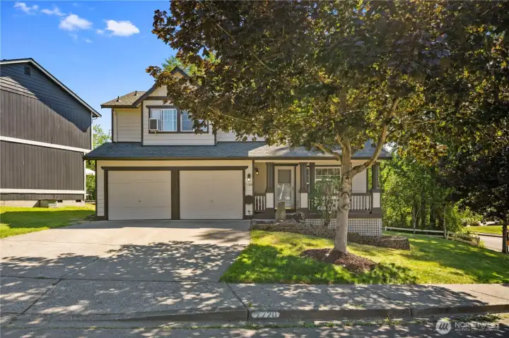 Great South Marysville location close to shopping, schools, and commuter routes.