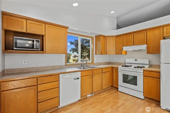 Well-designed kitchen ideal for everyday living and entertaining.