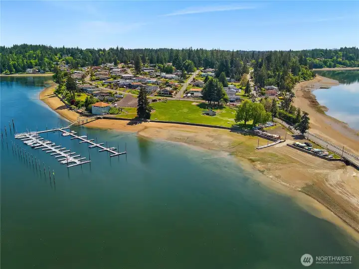 Enjoy the full Carlyon Beach lifestyle with boating, kayaking, beach days, park space, and marina access (moorage fees). Enjoy the full Carlyon Beach lifestyle with boating, kayaking, beach days, park space, and marina access (moorage fees).