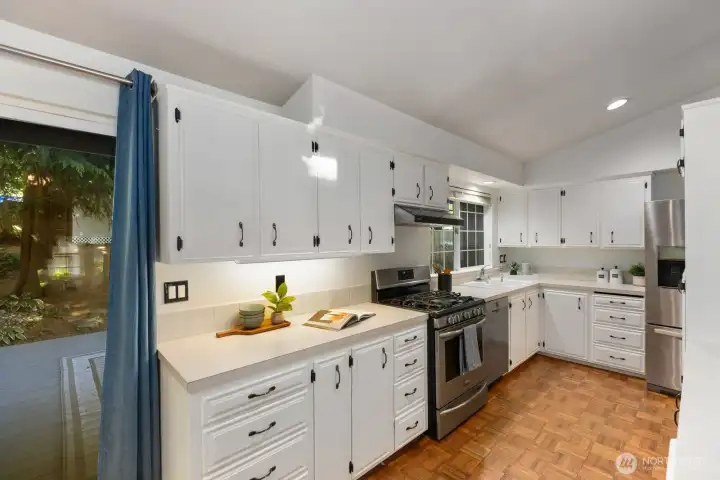 Kitchen with Stainless Appliances Kitchen with Stainless Appliances