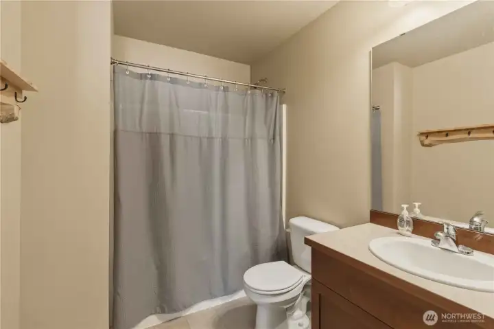 Common Bathroom Common Bathroom