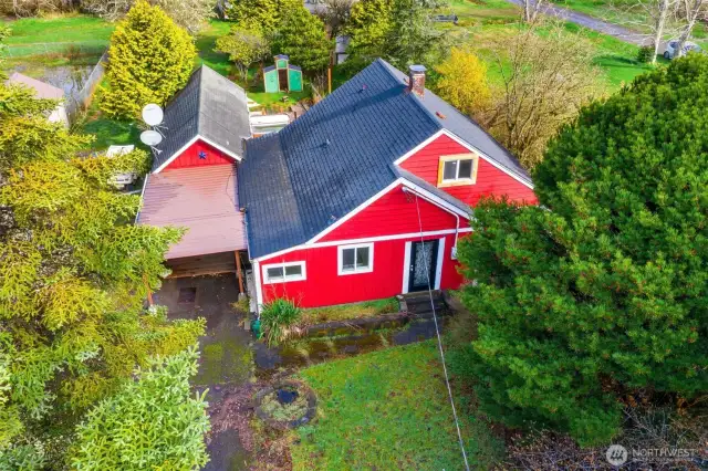 Excellent home on 2 excellent parcels!