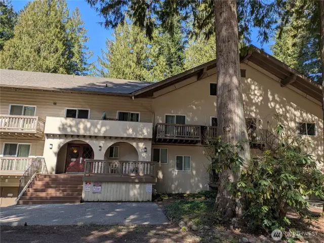 Snowline Lodge