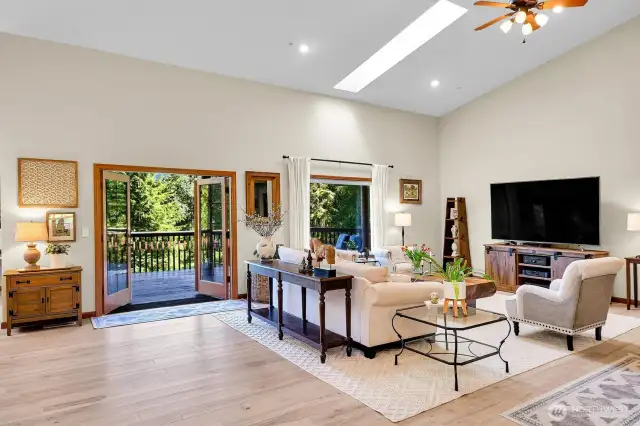 French doors to huge entertainment deck