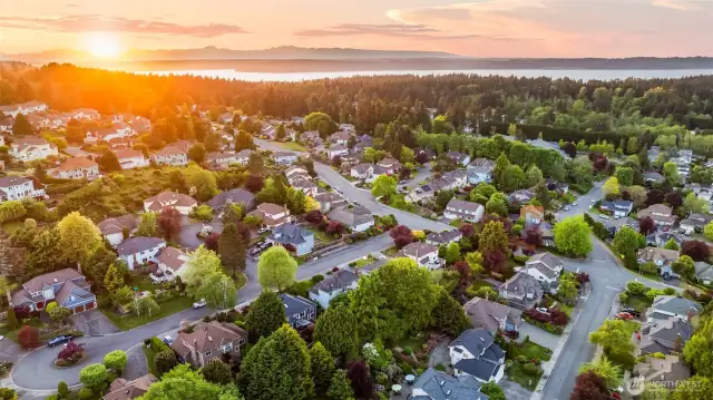 The community of Stone Brook host and Elementary School, access to trails to Dash Pt State Park, is a great place to walk and is close to water, golf, shopping, eateries and more!