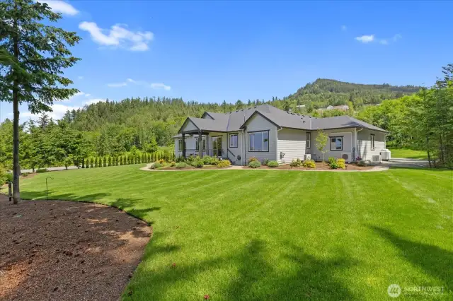 Views on all sides of the house...look at the beautiful hills behind you!