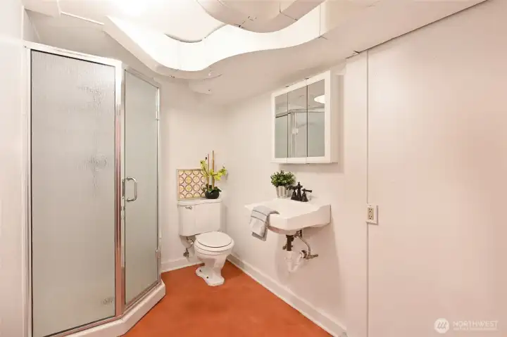 low-level 3/4 bath