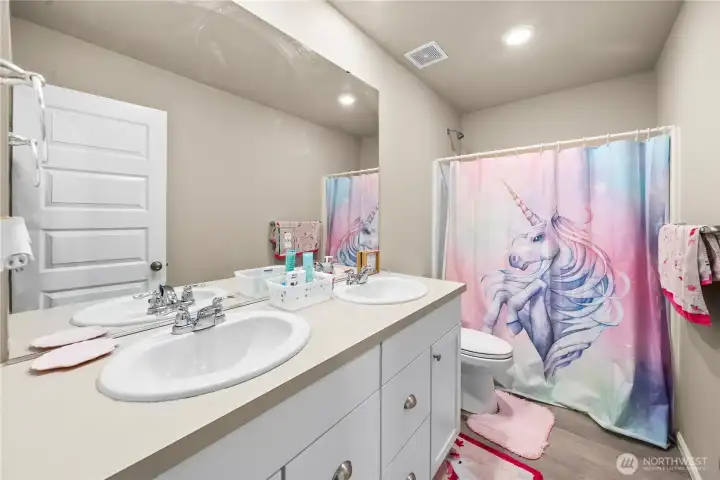 Full Bath (Upstairs)