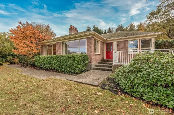 This vintage 2-bedroom gem is a true time capsule, ready for your personal updates.