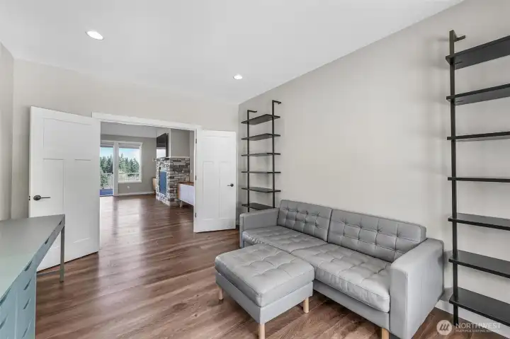 Office space, or a 4th bedroom, it's your choice!