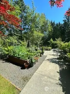 Is gardening your happy place? Join others enjoying it too! Is gardening your happy place? Join others enjoying it too!