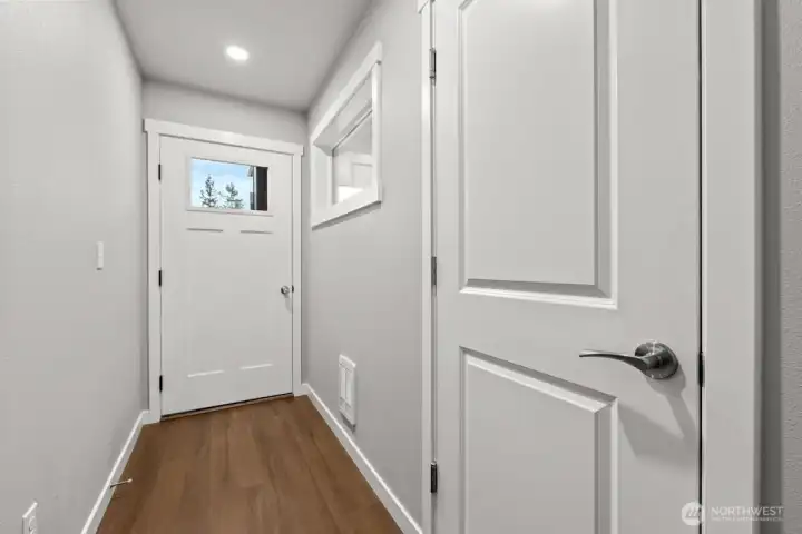 Photographs are for illustrative purposes only. Features, finishes, interior/exterior colors, landscaping and floorplan shown may vary from actual homes built