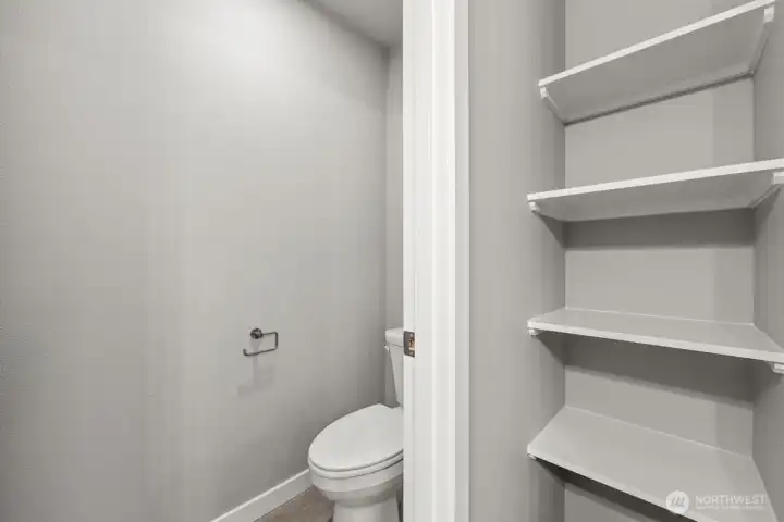 Photographs are for illustrative purposes only. Features, finishes, interior/exterior colors, landscaping and floorplan shown may vary from actual homes built