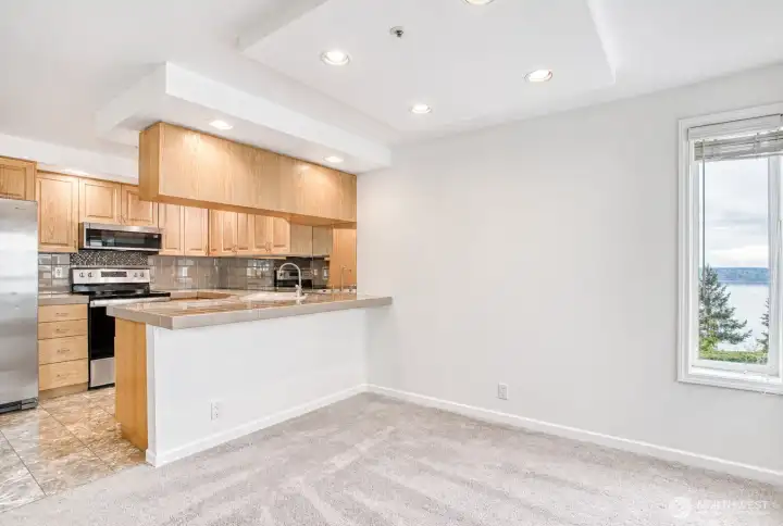 Kitchen & Dining Rm 2