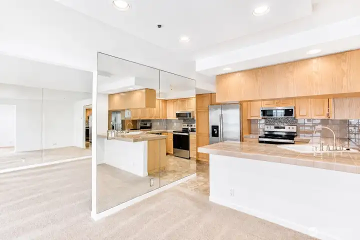 Kitchen.Dining Rm & Living Rm Entry