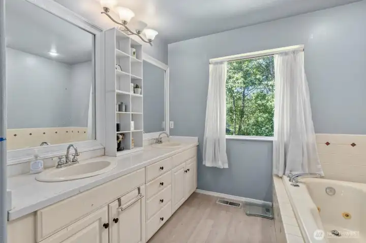 Primary Full Bathroom