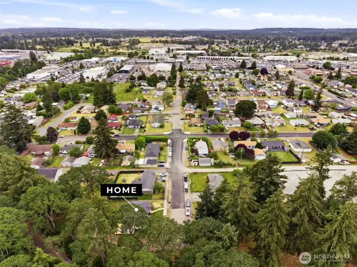 Home Depot, Starbucks, Tacoma Mall all nearby